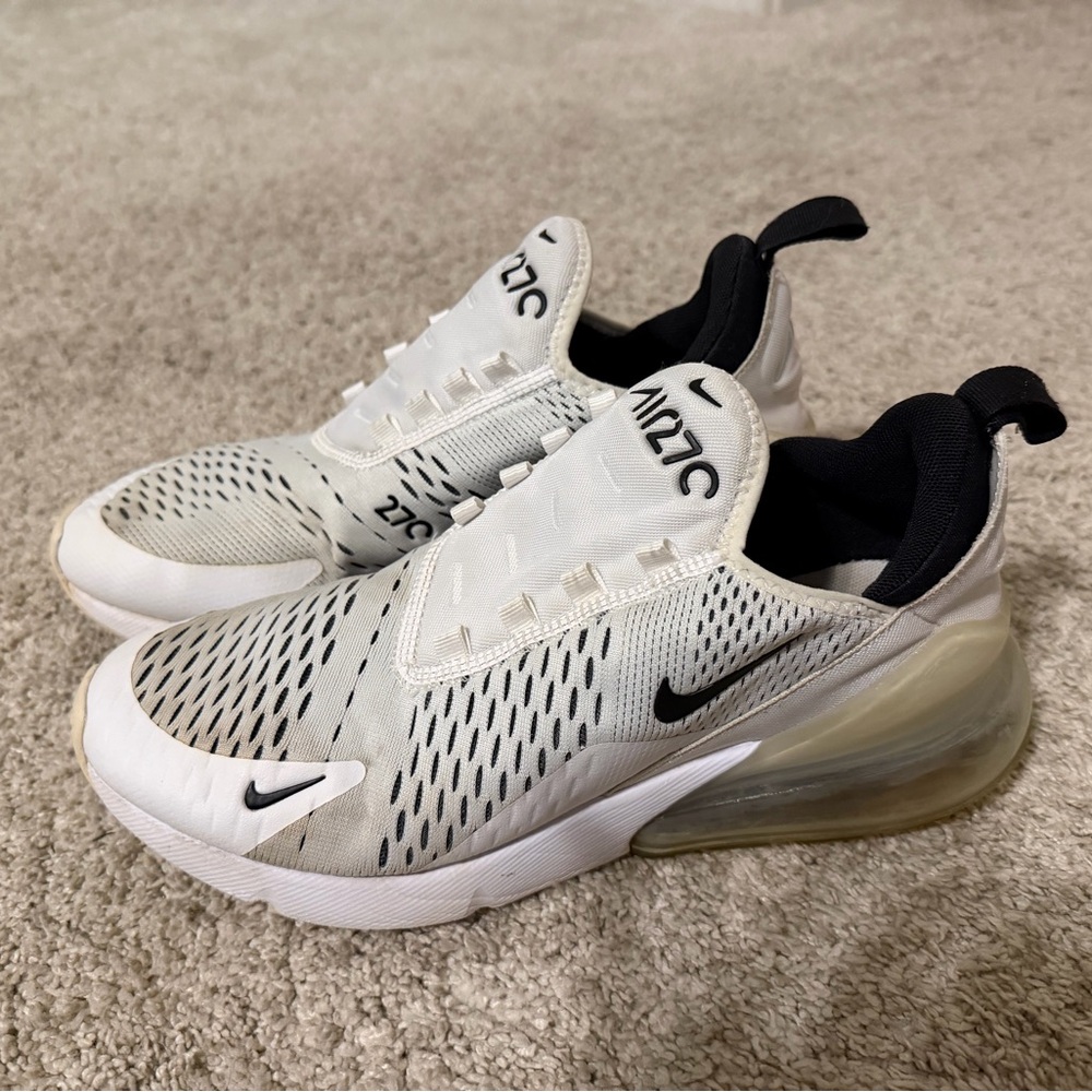 Nike Women’s Air 270’s size 9.5